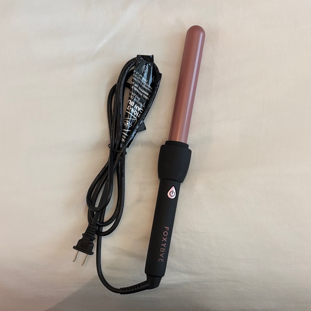 FoxyBae Curling Wand with Pink Barrel
